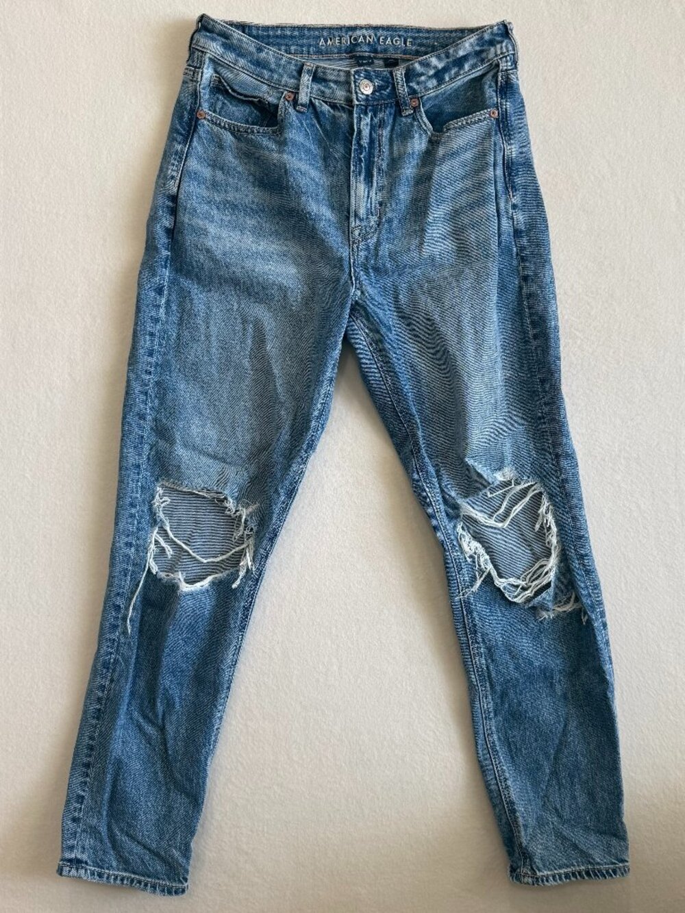 American Eagle Jeans Womens 6 Regular Strigid Blue Med Wash Distressed Ripped